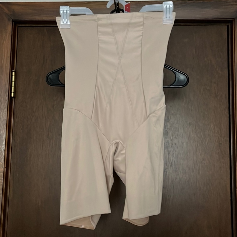 Undergarment shapewear